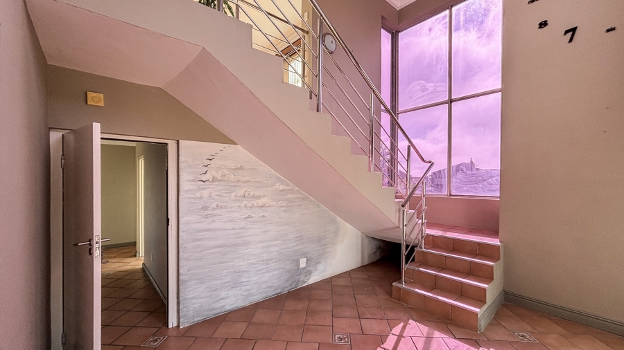 To Let 5 Bedroom Property for Rent in Myburgh Park Western Cape